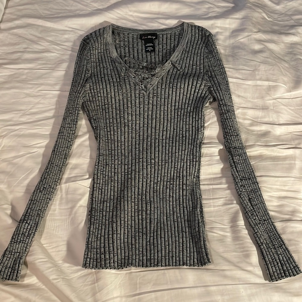 Gray stretchy sweater